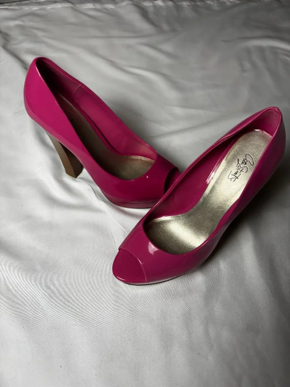 City Streets Women’s Marley Hot Pink Patent Peep Toe Platform Heels | US Size 7